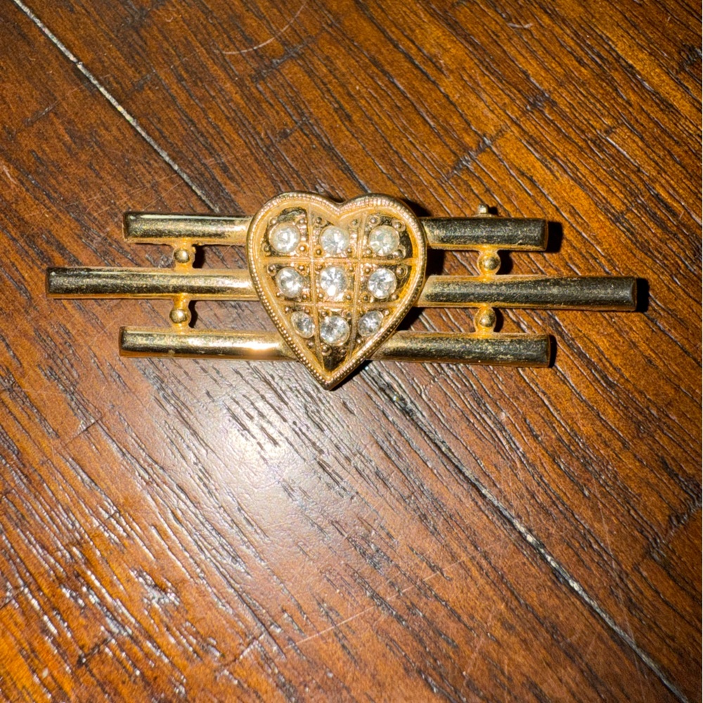 Vintage Crown Trifari Heart Shape Clear Rhinestone Pin Brooch Signed